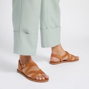 Toms Tan Leather Sicily Sandals - Like New